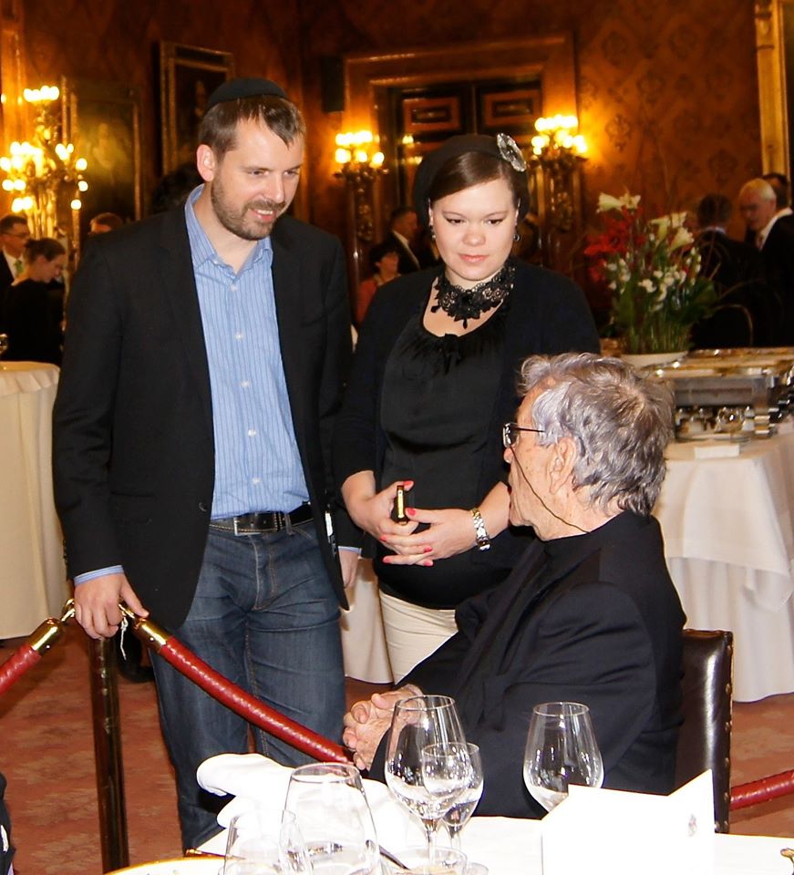 10624038_780308852030906_2746341139701639531_o